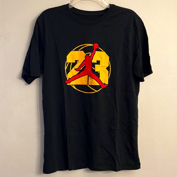 Michael Jordan #23 Chicago Bulls Basketball Jumpman Logo Black Tshirt Tee Men’s - Picture 2 of 5